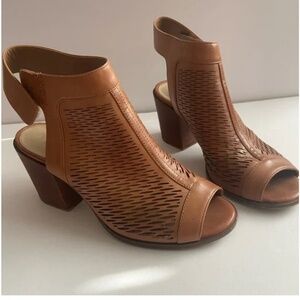 Vince Camuto Ankle boots open toe